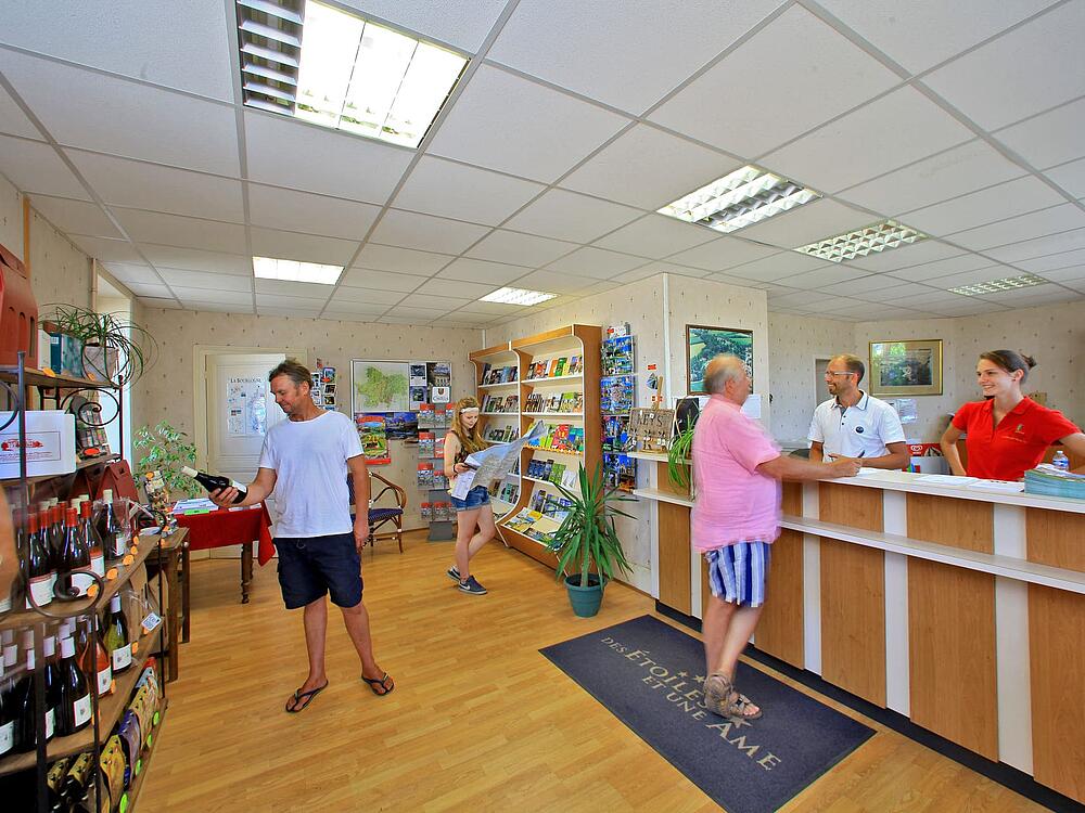 Campsite Castel Camping Château de L'Epervière Gigny-sur-Saône Bourgogne-Franche-Comté 7