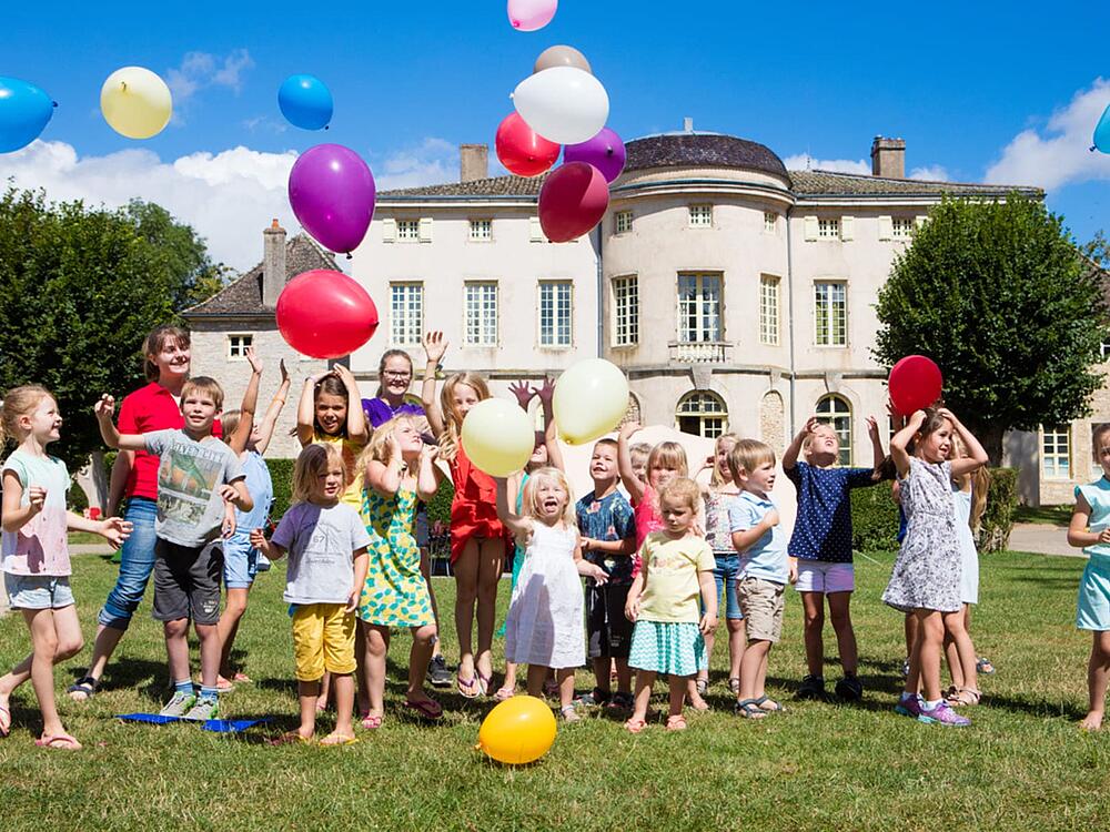 Campsite Castel Camping Château de L'Epervière Gigny-sur-Saône Bourgogne-Franche-Comté 12