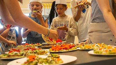 Daisy flower waffles: the recipe from Castel Camping Les Bois du Bardelet