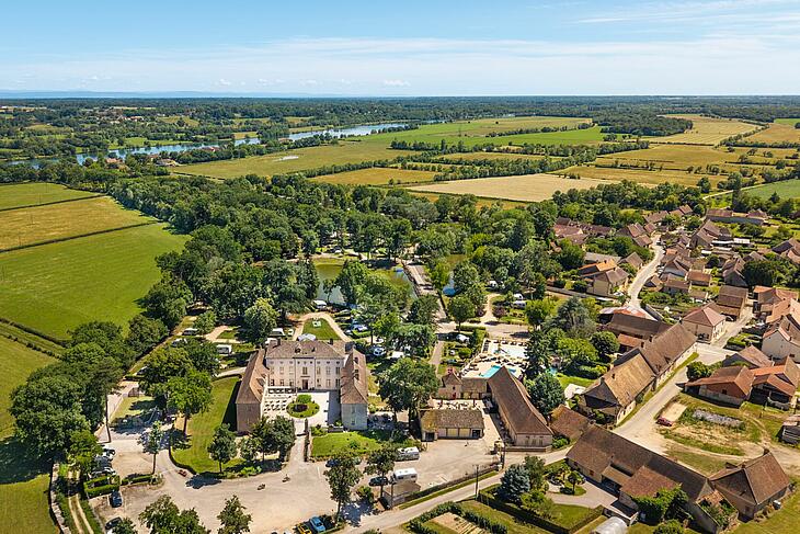 vue panoramique du domaine de l'Epervière, camping haut de gamme Les Castels en Bourgogne
