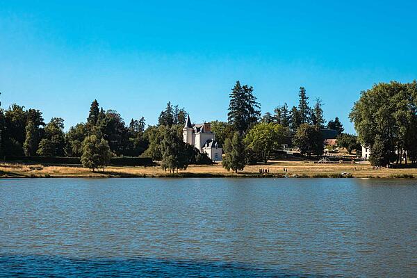 Campsite Château de Poinsouze, Creuse Campsite Château de Poinsouze, Creuse