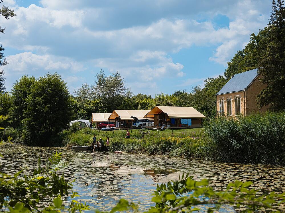 Campsite Castel Camping Château de Chanteloup SILLE-LE-PHILIPPE Pays de la Loire 0