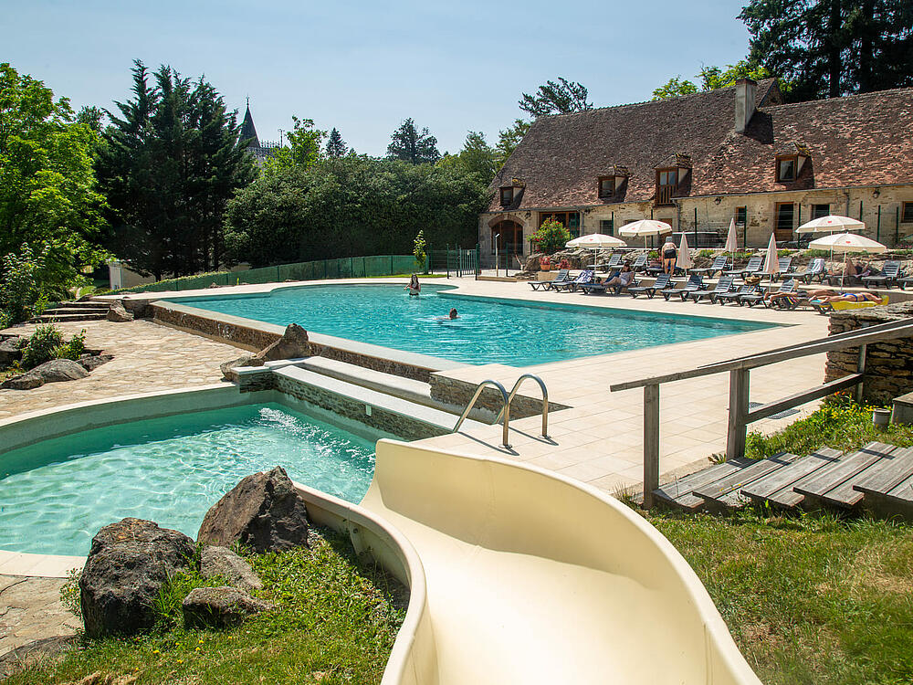 Campsite Castel Camping Château de Poinsouze BOUSSAC - BOURG New Aquitaine 2