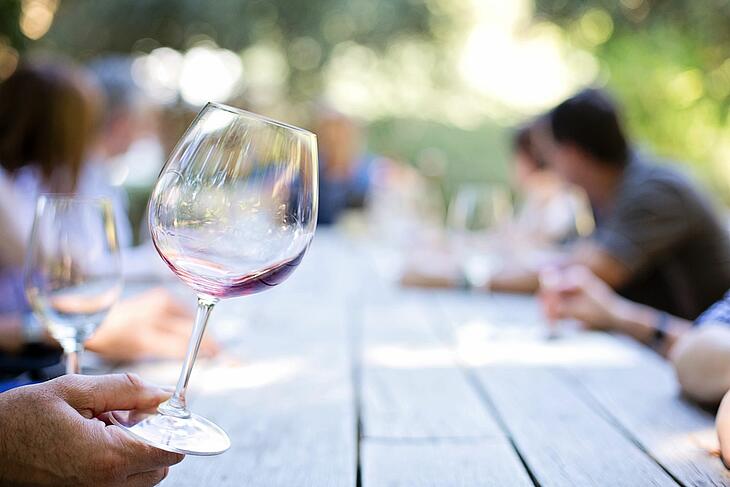 Dégustation de vin en Touraine lors d’un séjour gastronomique