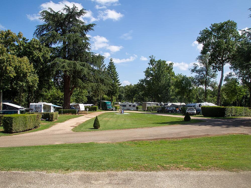 Campsite Castel Camping Château de L'Epervière Gigny-sur-Saône Bourgogne-Franche-Comté 5